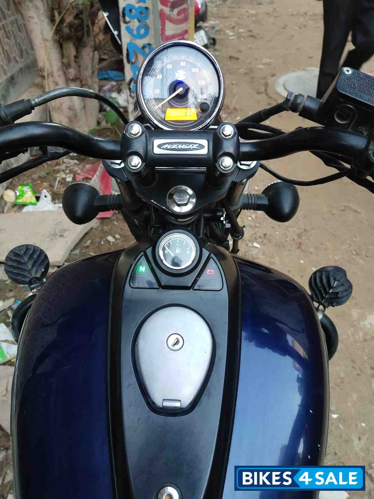Blue Bajaj Avenger Street 150