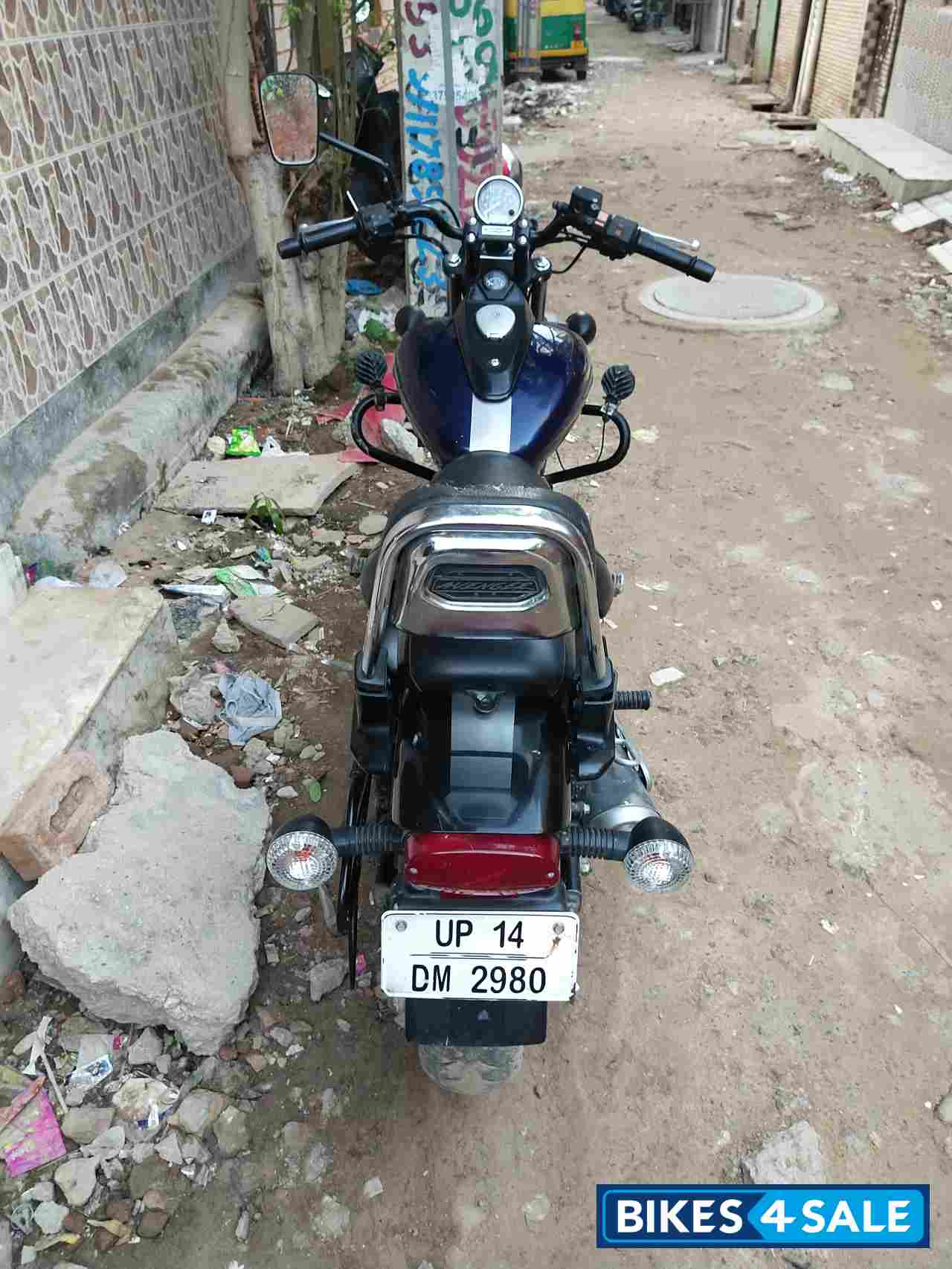 Blue Bajaj Avenger Street 150