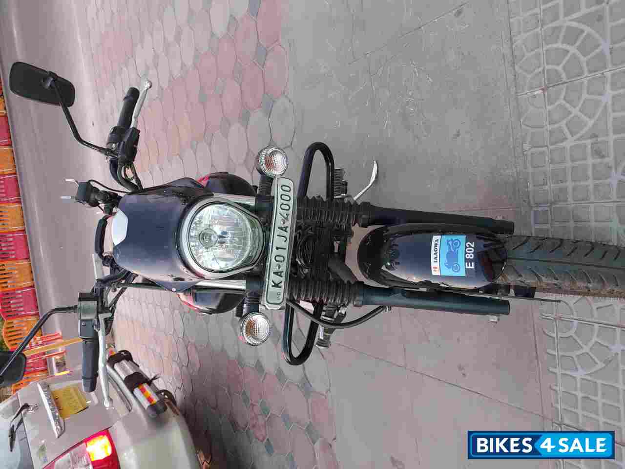 Black And Red Bajaj Avenger Street 220 Black And Red Bajaj Avenger Street 220