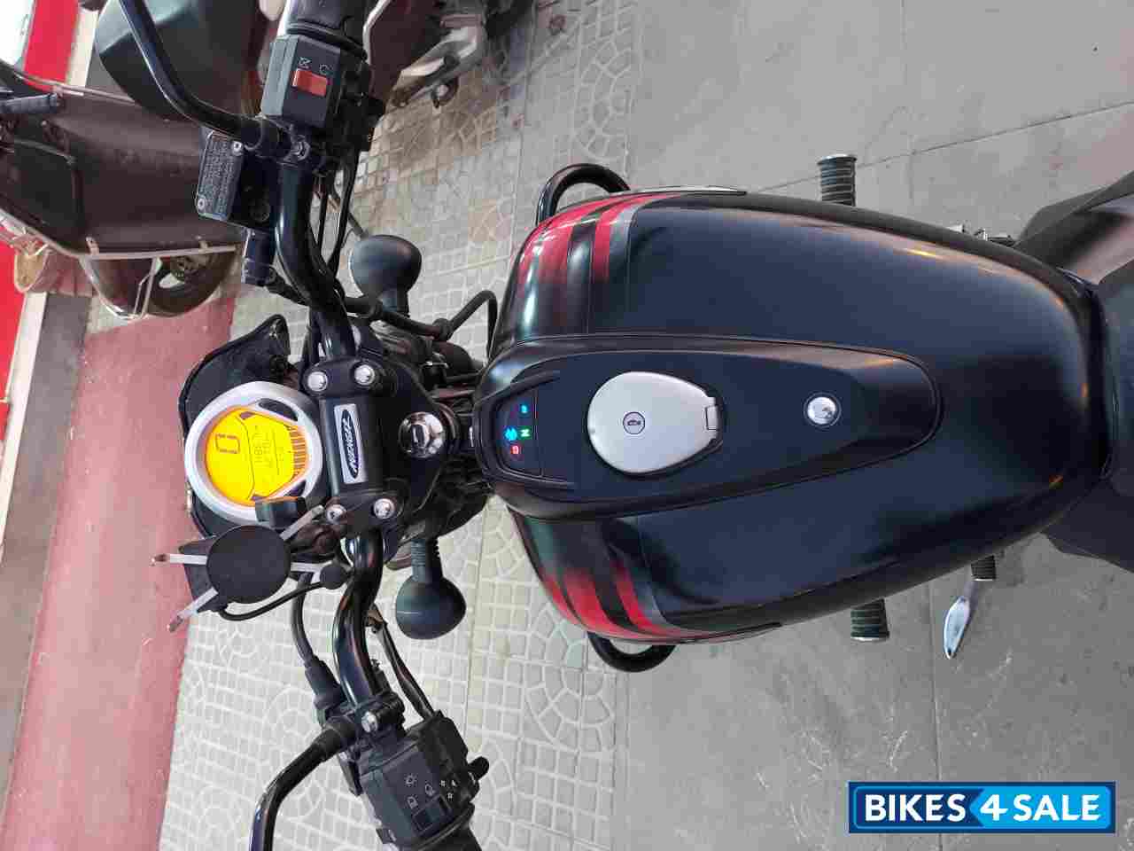 Black And Red Bajaj Avenger Street 220 Black And Red Bajaj Avenger Street 220