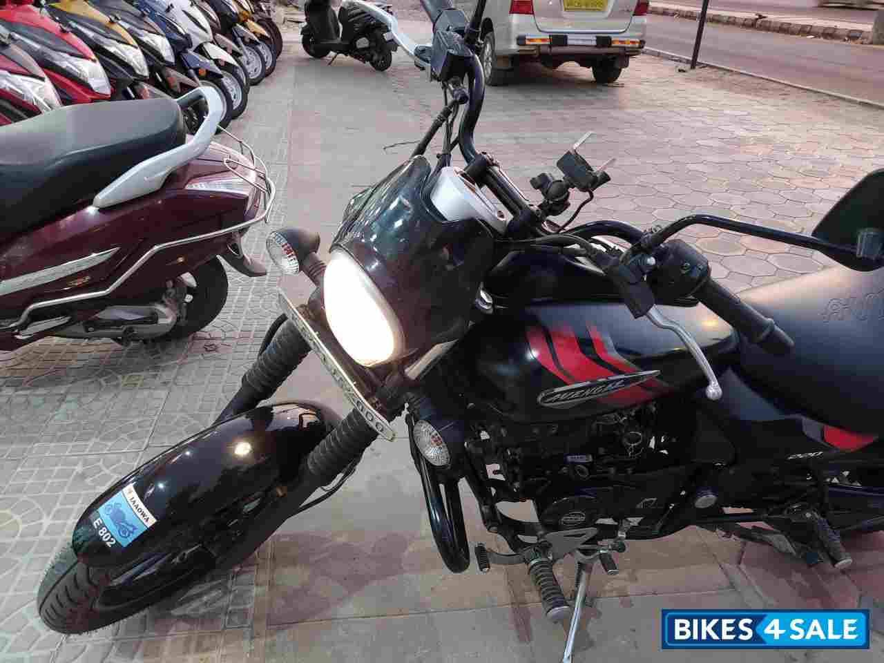 Black And Red Bajaj Avenger Street 220 Black And Red Bajaj Avenger Street 220