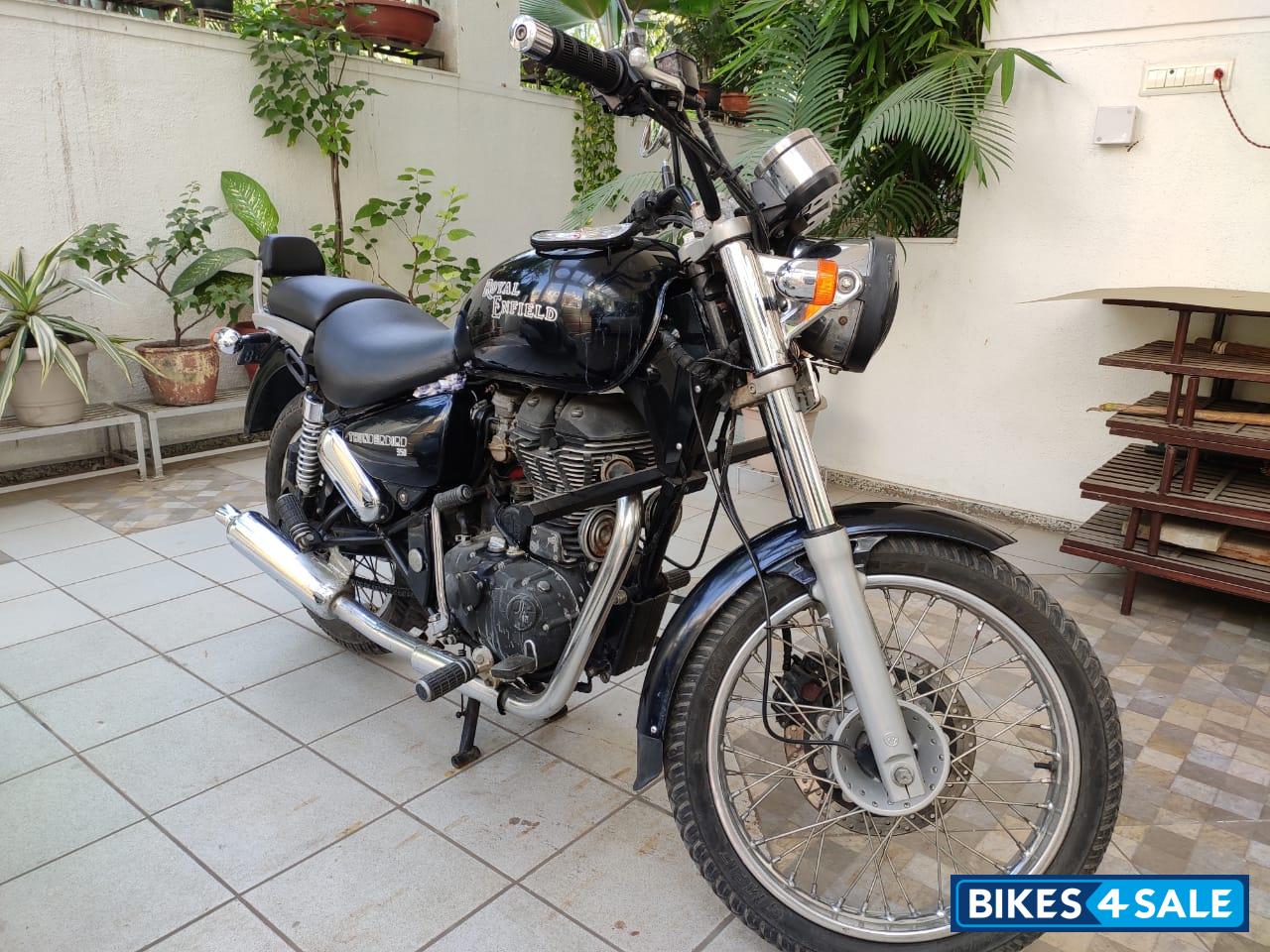 Pecok Blue Metalic Royal Enfield Thunderbird 350