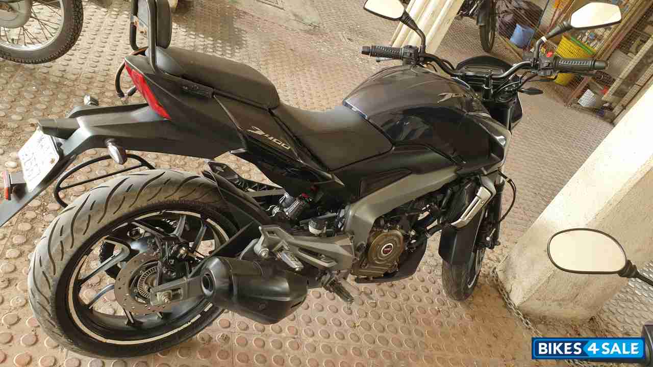 Midnight Blue Bajaj Dominar 400