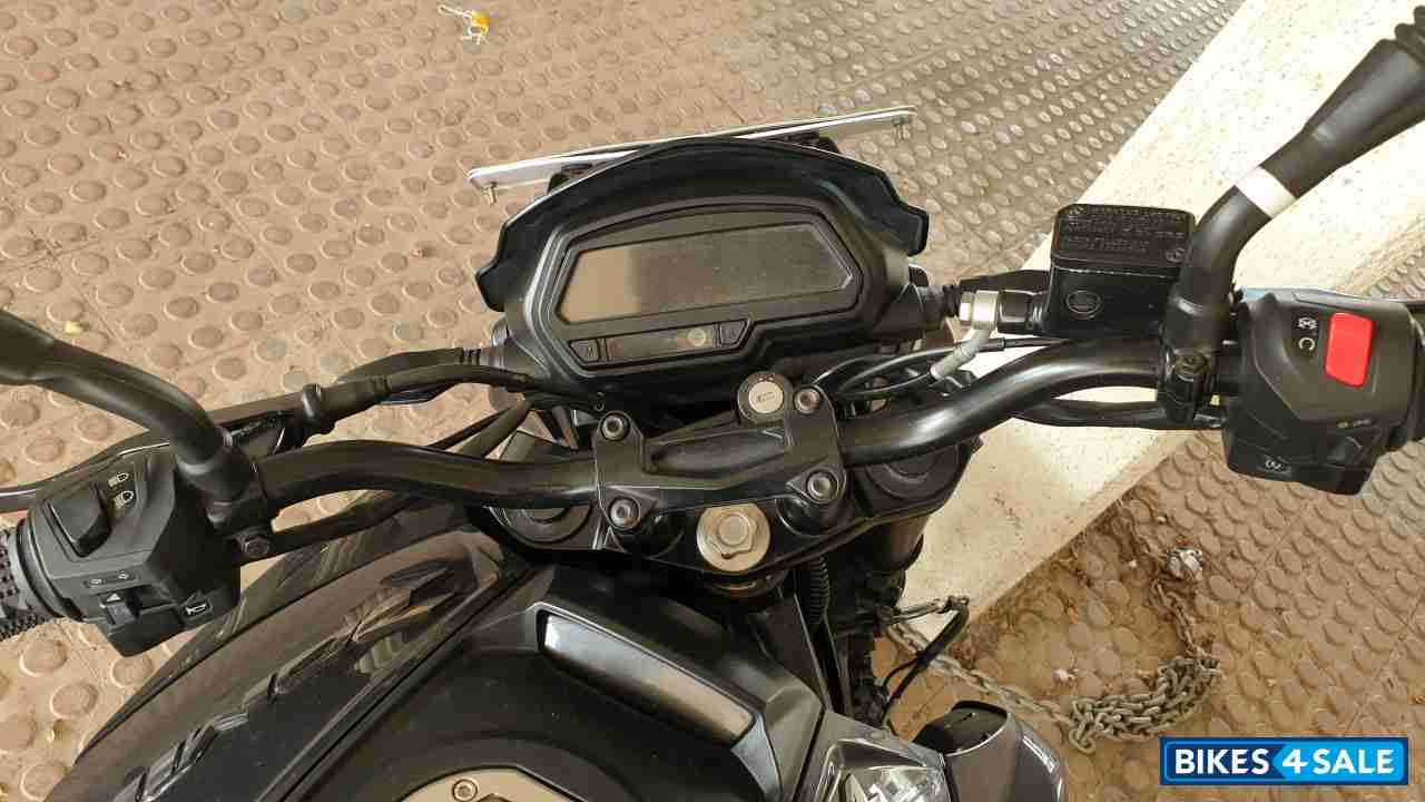 Midnight Blue Bajaj Dominar 400