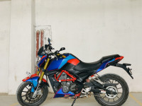 White Benelli TNT 25