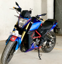 White Benelli TNT 25