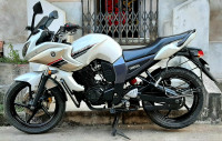 White Yamaha Fazer