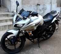 White Yamaha Fazer