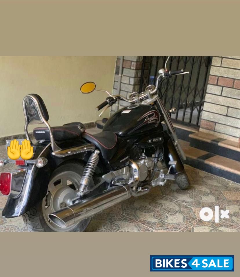 Hyosung Aquila GV250