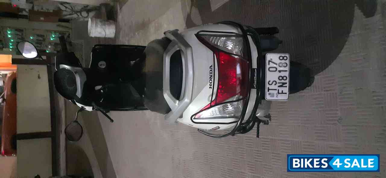 White Honda Activa 4G