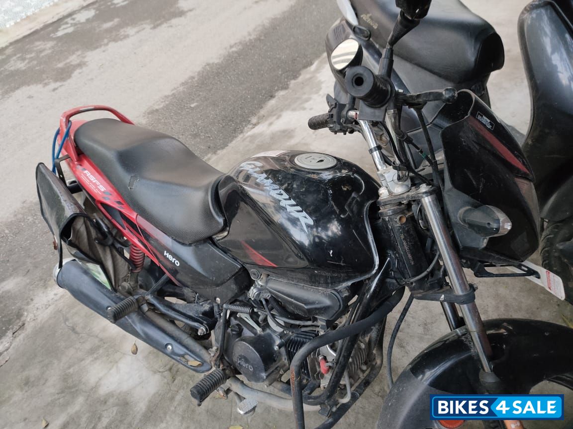 Black/red Hero Glamour 125