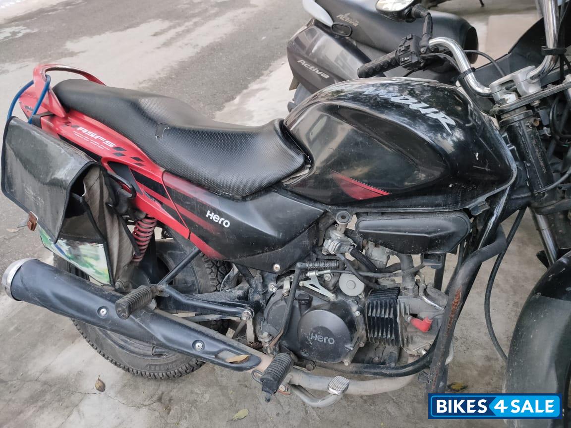 Black/red Hero Glamour 125