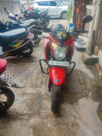 Red Honda CB Hornet 160R