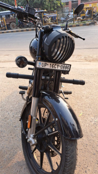 Black Royal Enfield Classic Stealth Black