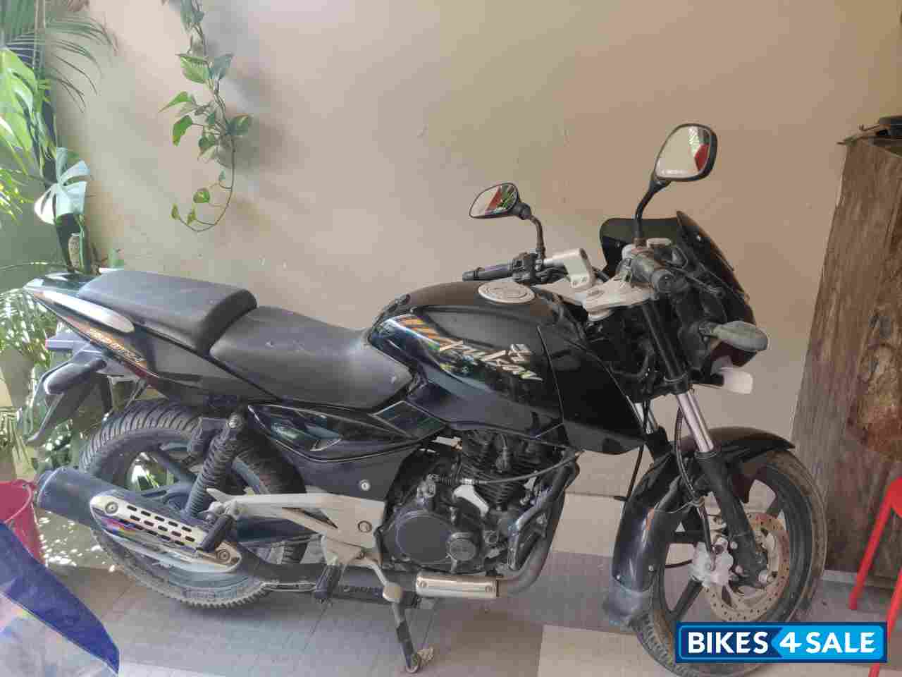 Black Bajaj Pulsar 180 DTSi