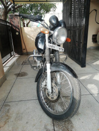 Black Bajaj Pulsar 150 Classic