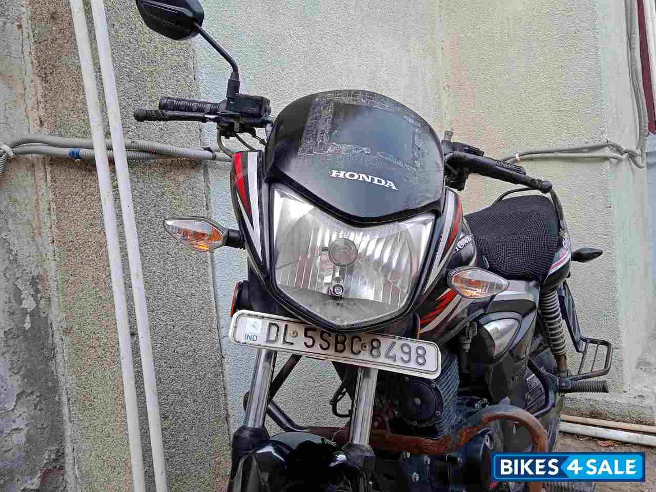 Black Honda CB Shine