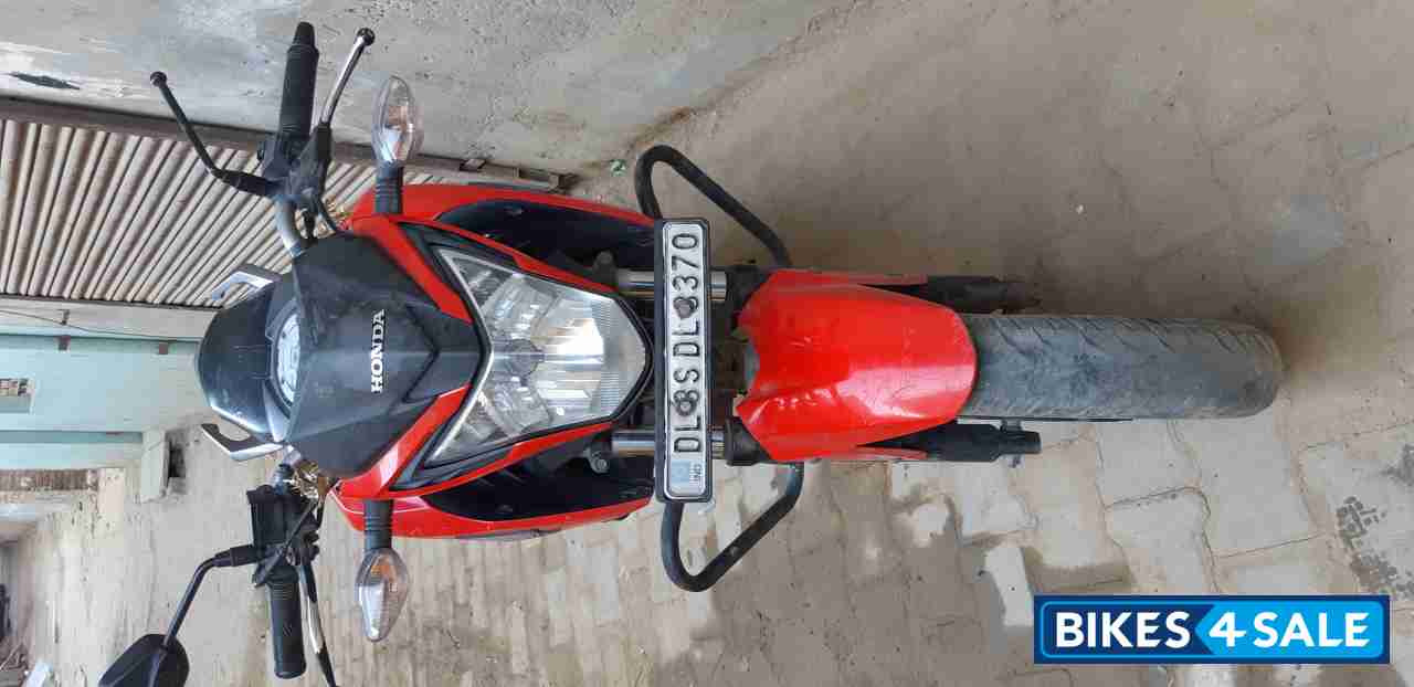 Red Honda CB Hornet 160R