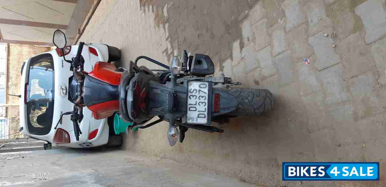 Red Honda CB Hornet 160R