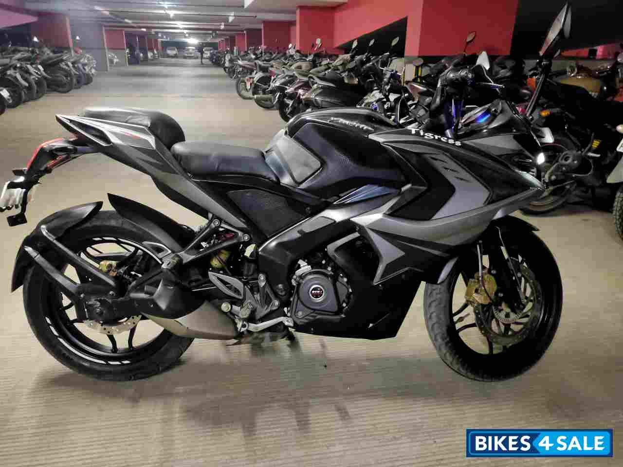 Black Bajaj Pulsar RS 200 ABS
