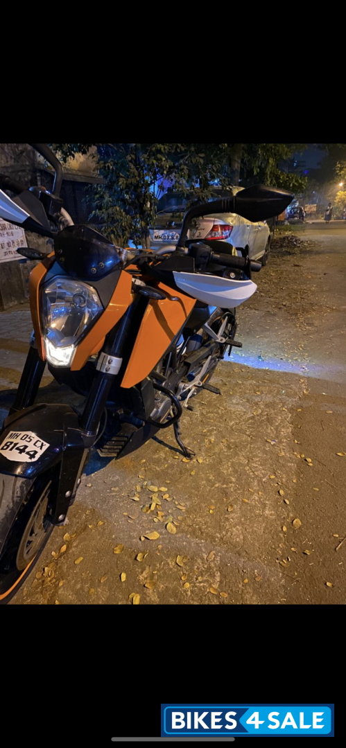 Orange KTM Duke 200