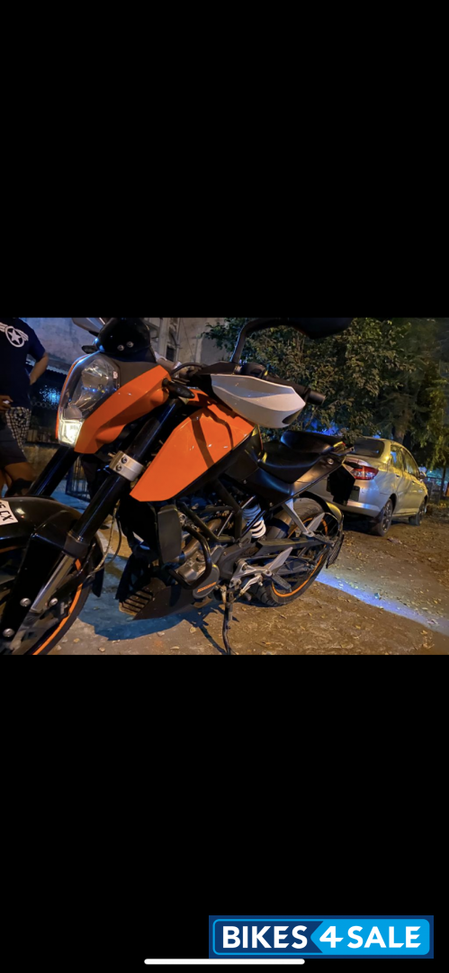 Orange KTM Duke 200
