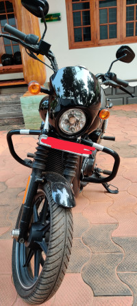 Blqck Harley Davidson Street 750