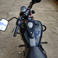 Black Bajaj Avenger 220 DTS-i