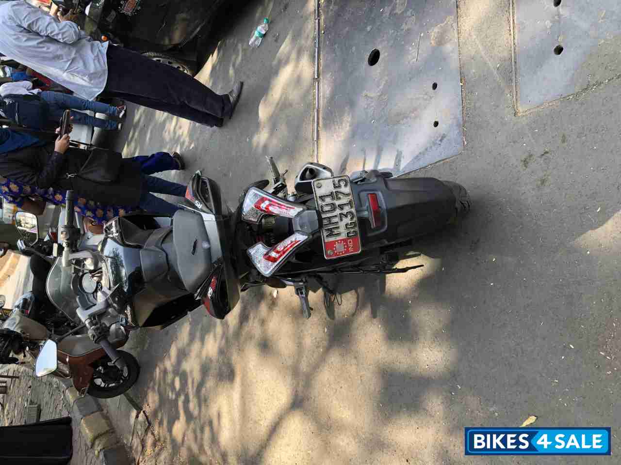 Black Bajaj Pulsar RS 200 ABS Black Bajaj Pulsar RS 200 ABS