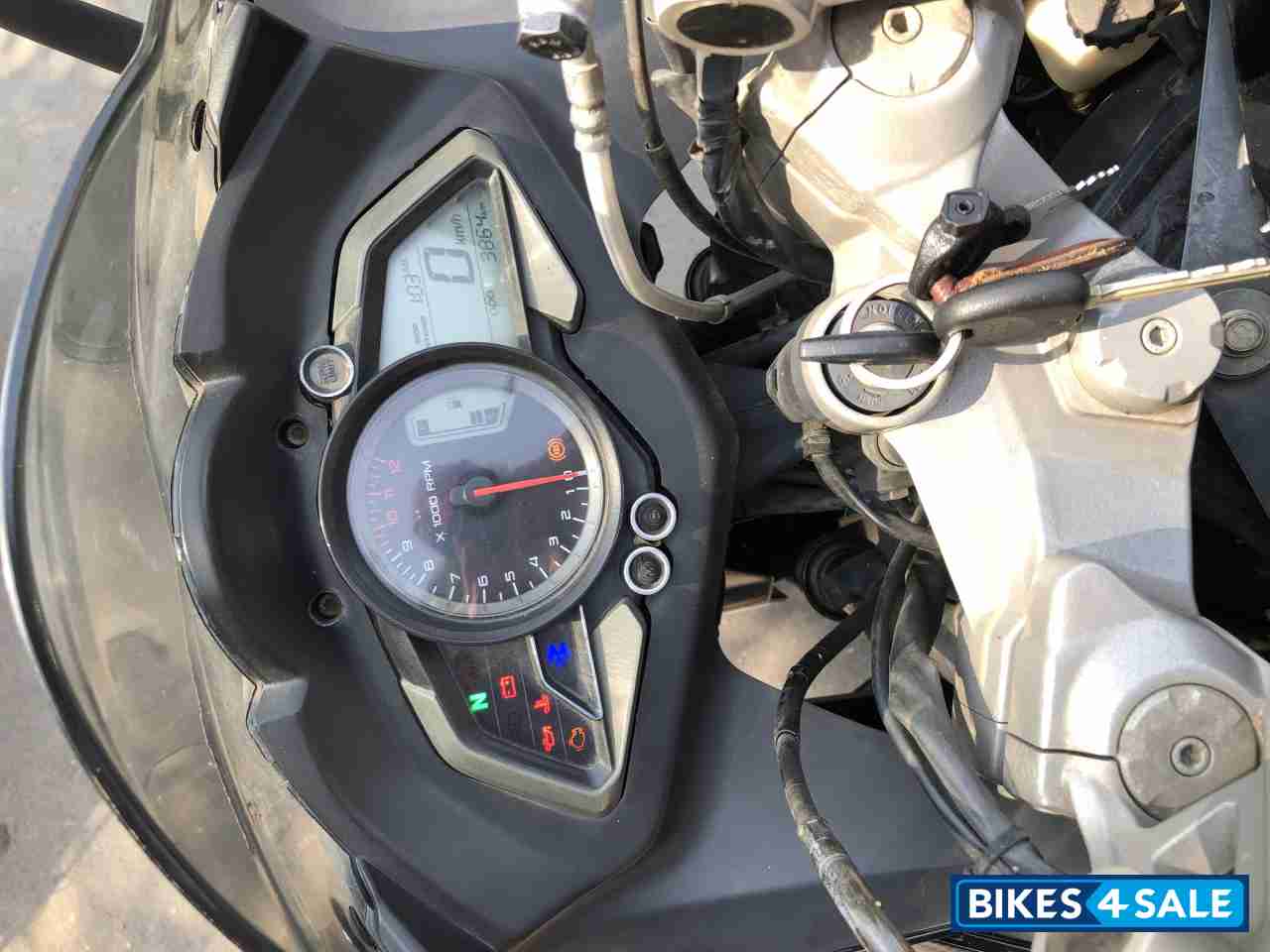 Black Bajaj Pulsar RS 200 ABS Black Bajaj Pulsar RS 200 ABS