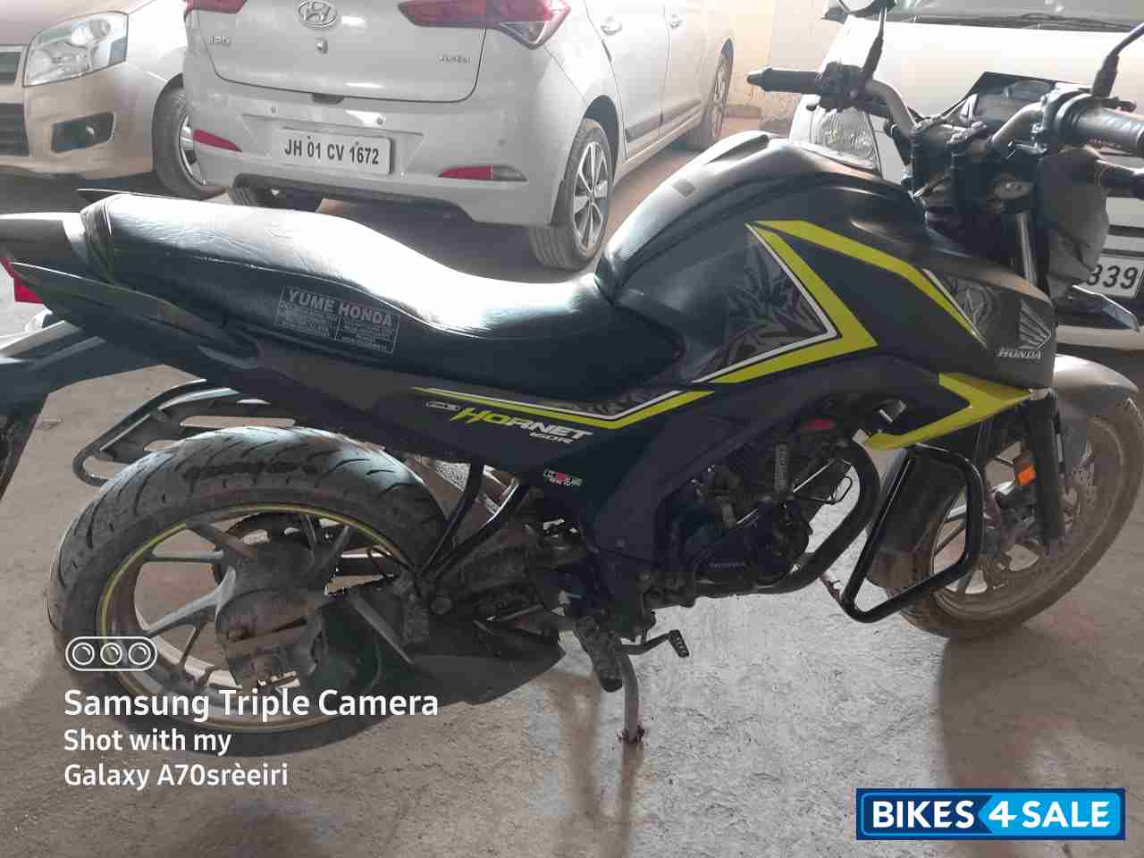 Black With Green Strips Honda CB Hornet 160R Black With Green Strips Honda CB Hornet 160R