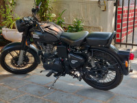 Royal Enfield Classic Stealth Black