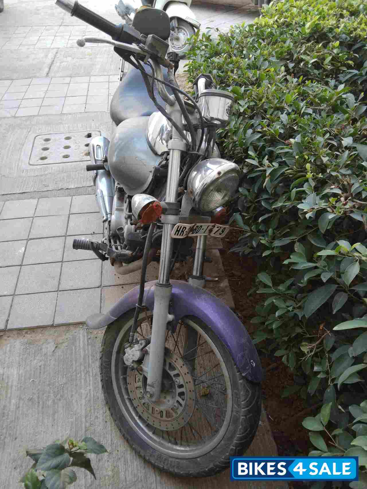 Bajaj Avenger 220 DTS-i Bajaj Avenger 220 DTS-i