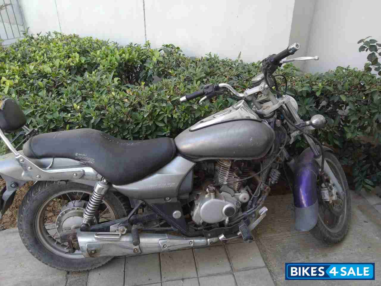 Bajaj Avenger 220 DTS-i Bajaj Avenger 220 DTS-i