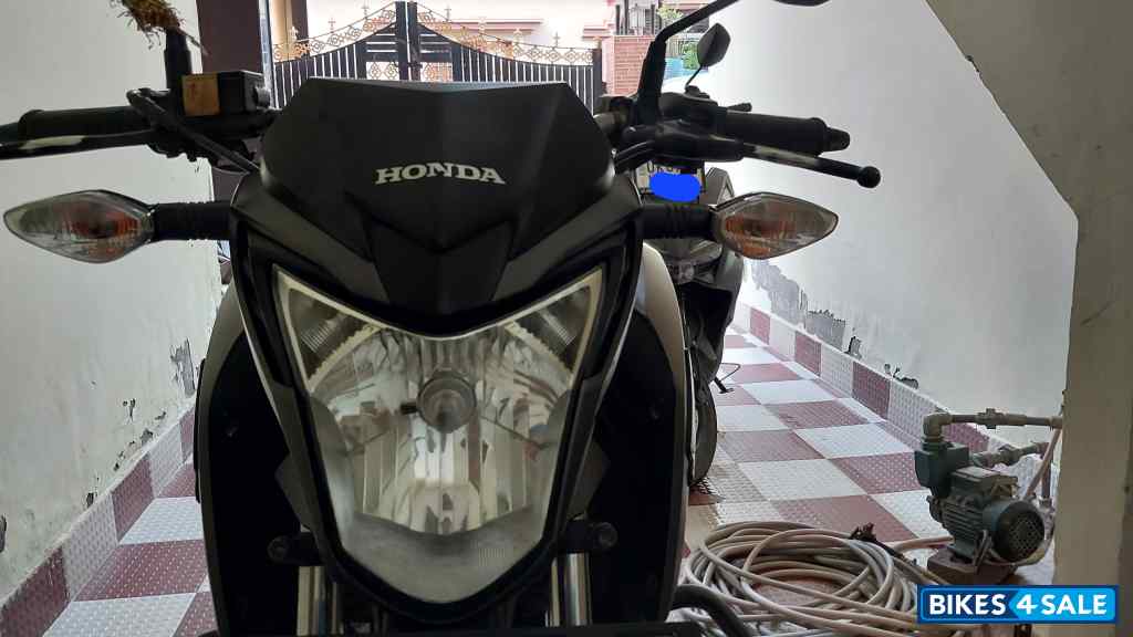 Matt Striking Green Honda CB Hornet 160R