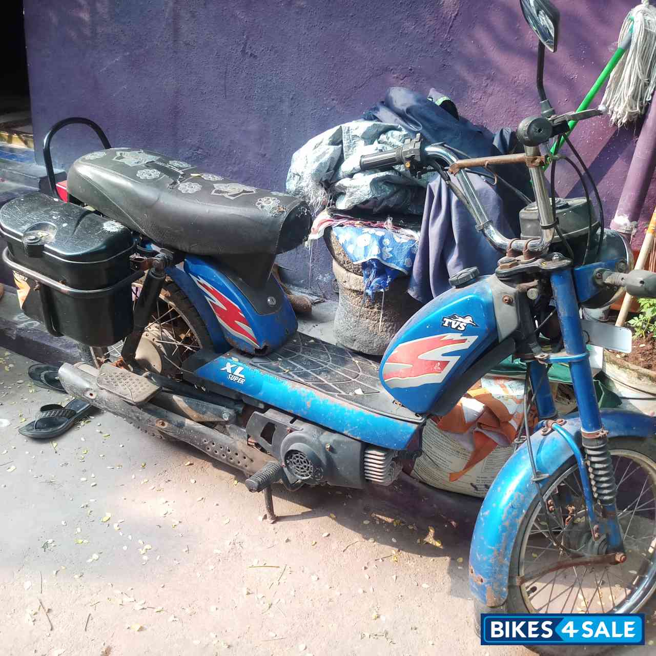 Blue TVS XL Super Blue TVS XL Super