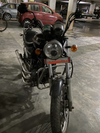 Black Royal Enfield Thunderbird 350