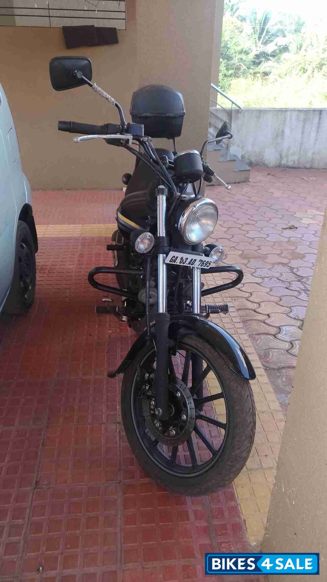 Blue Bajaj Avenger Street 150