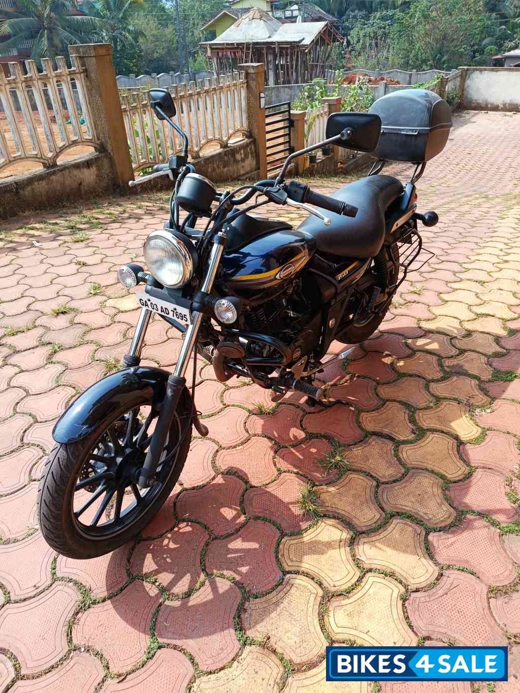 Blue Bajaj Avenger Street 150