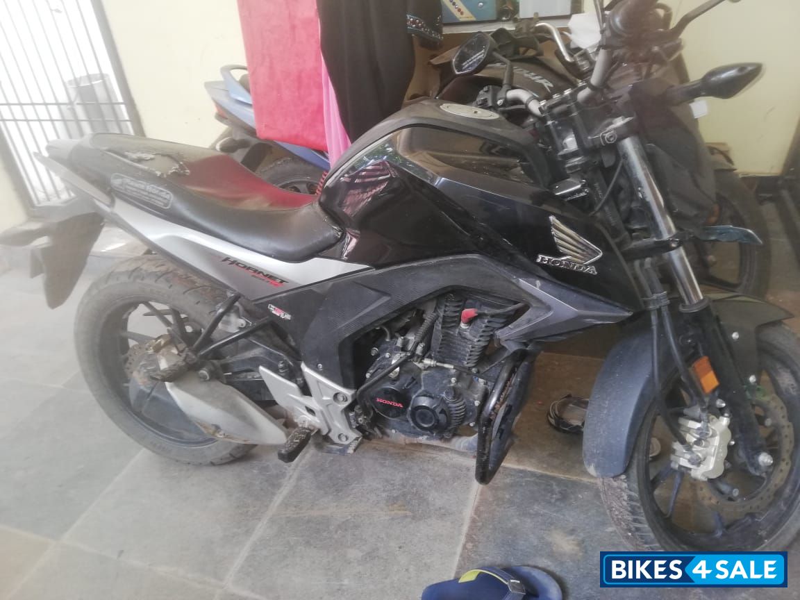 Honda CB Hornet 160R