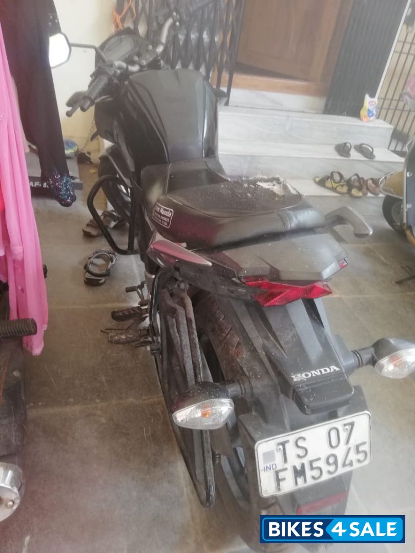 Honda CB Hornet 160R