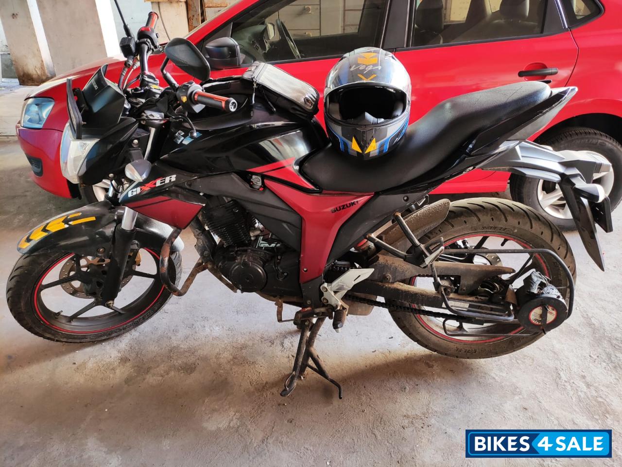 Dual Tone Black Suzuki Gixxer 150