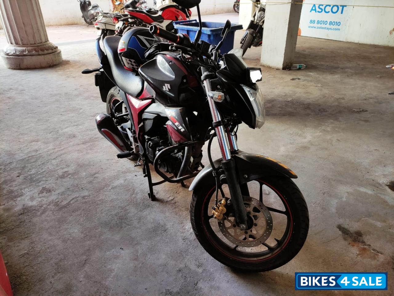 Dual Tone Black Suzuki Gixxer 150
