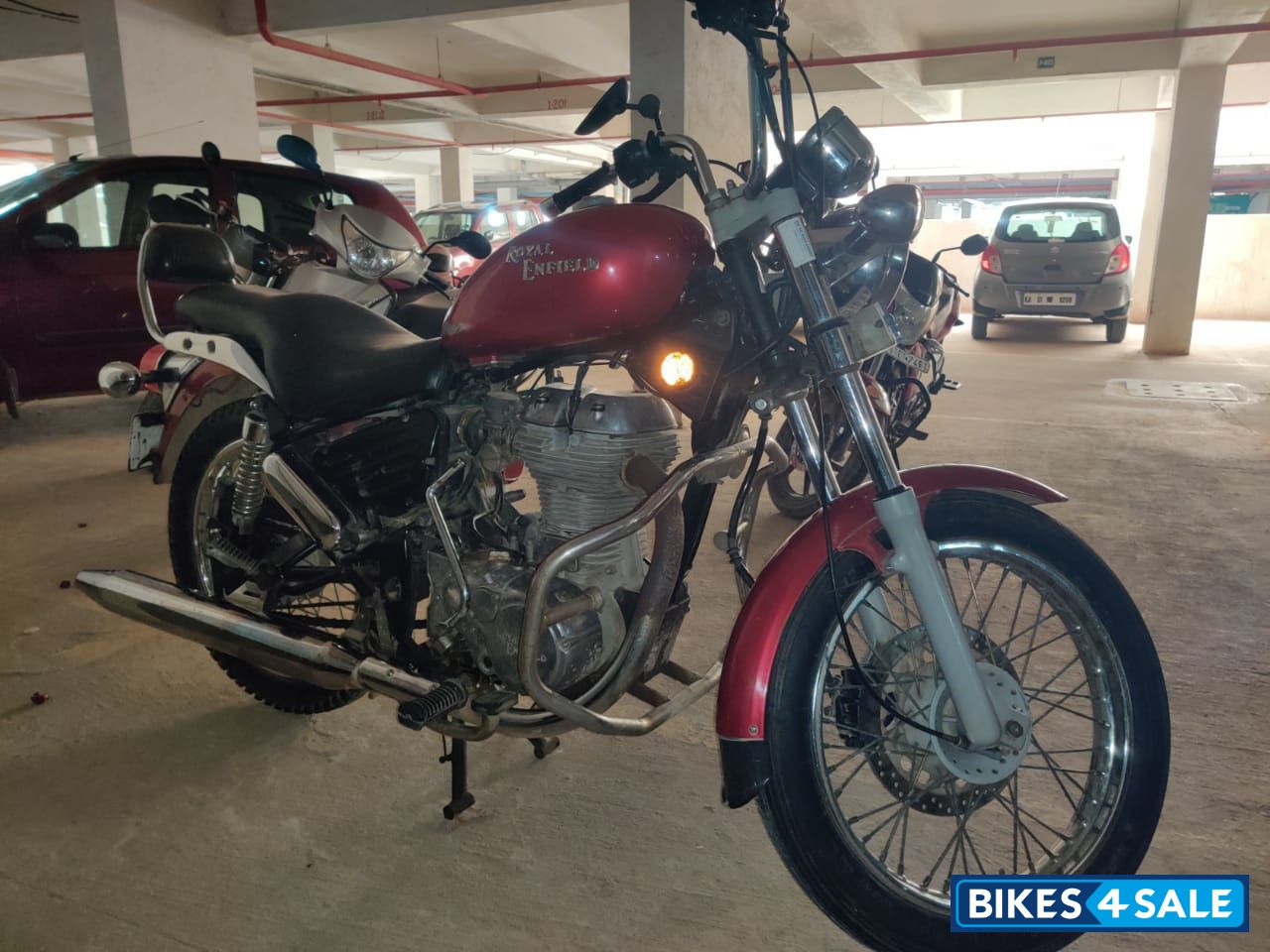 Red Royal Enfield Thunderbird TwinSpark 350