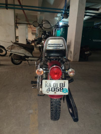 Red Royal Enfield Thunderbird TwinSpark 350