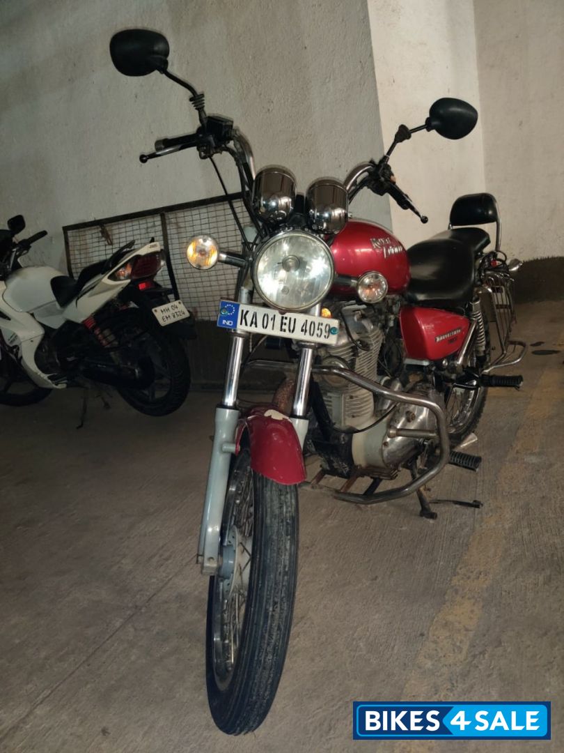 Red Royal Enfield Thunderbird TwinSpark 350 Red Royal Enfield Thunderbird TwinSpark 350