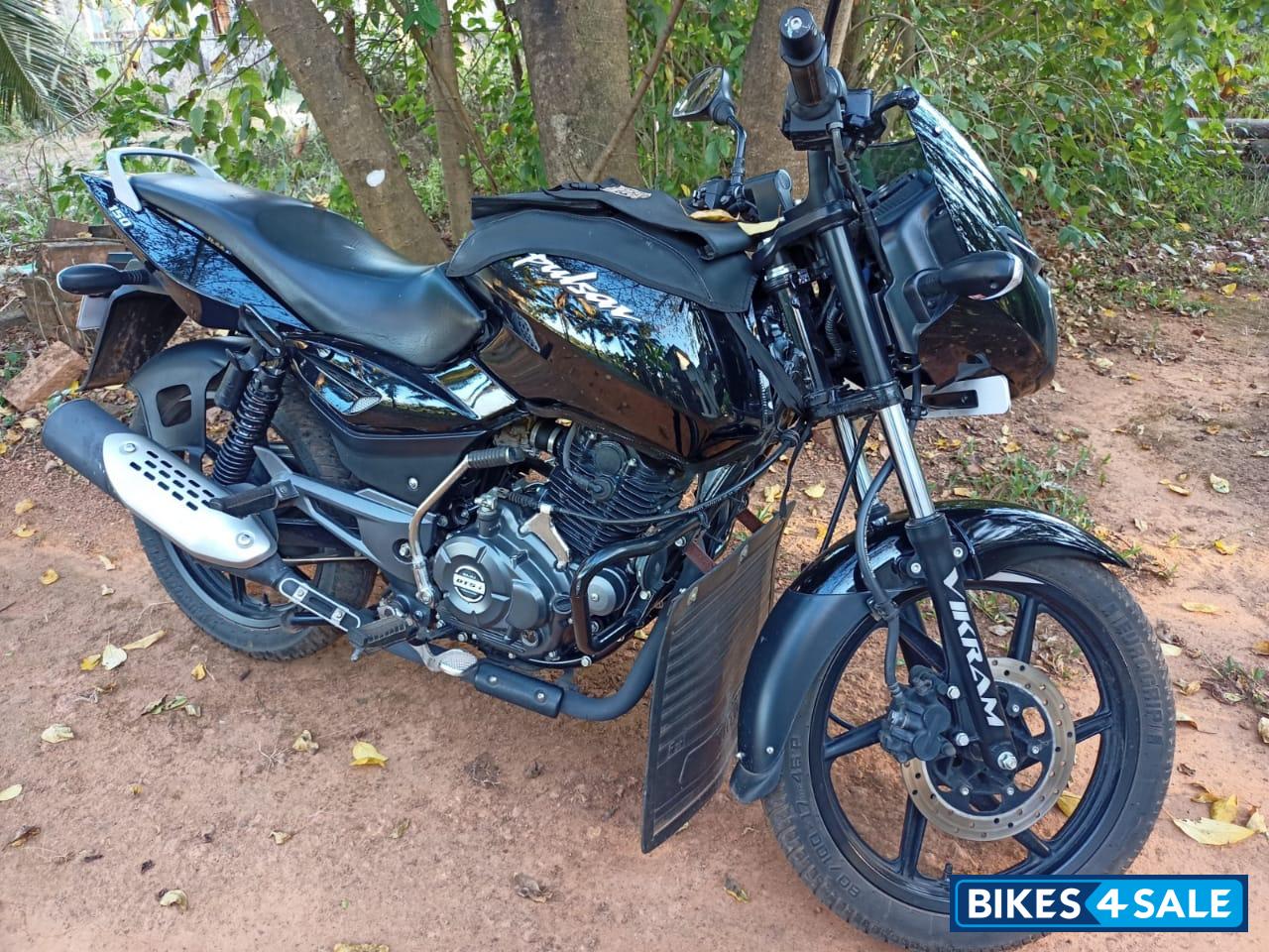 Bajaj Pulsar 150 Neon