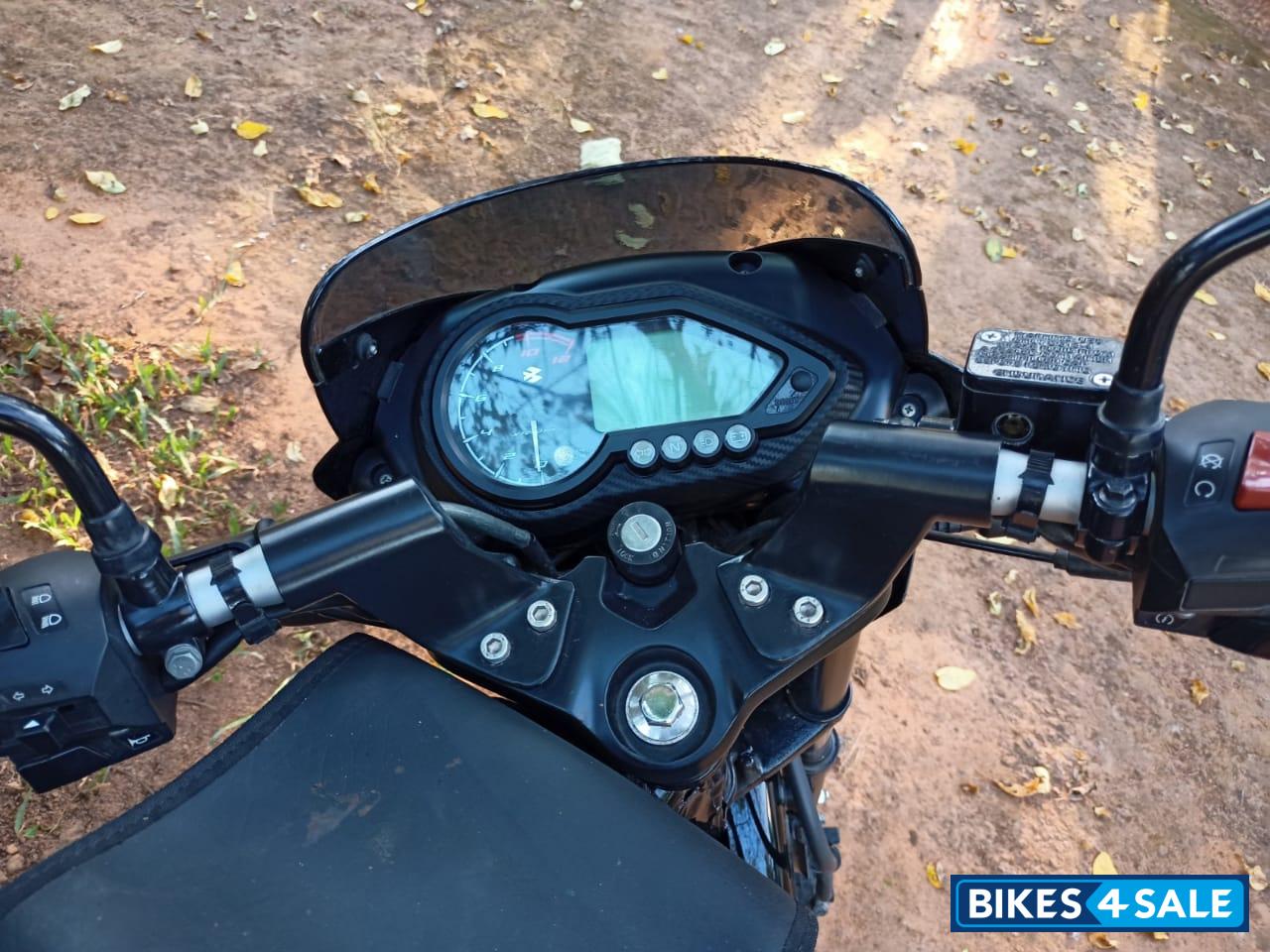 Bajaj Pulsar 150 Neon