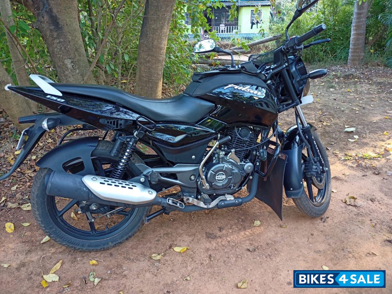 Bajaj Pulsar 150 Neon