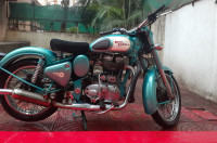 Green Royal Enfield Bullet 500